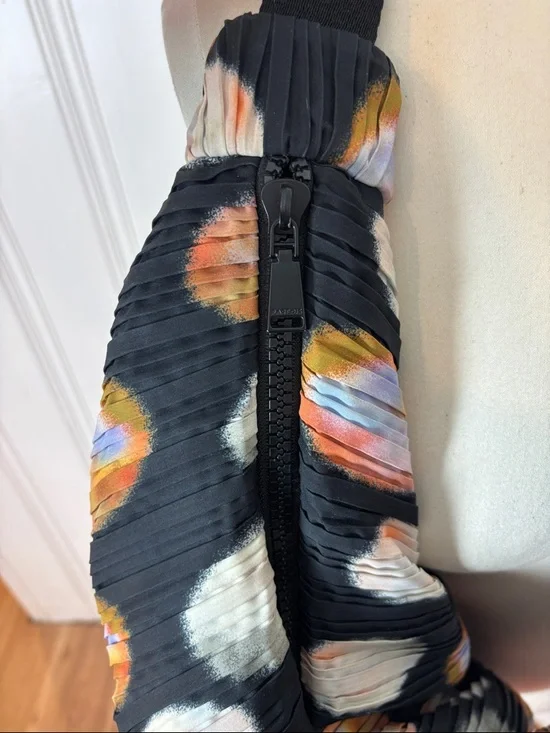 PARFOIS Pleated Half-Moon Lightweight Crossbody Bag | Sling / Shoulder Bag - Picture 3 of 7